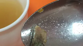 Народное фото – в рязанской школе кормили зеленым мясом