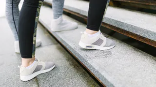 Белоснежная подошва за 1 невероятный лайфхак даже на старых кроссовках - покорил соцсети