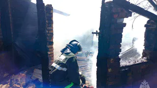 Под Пензой загорелся жилой дом