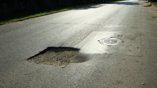 На 12 рязанских улицах поставили заплатки