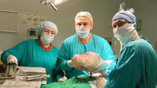 56-летней жительнице Татарстана удалили кисту размером с футбольный матч