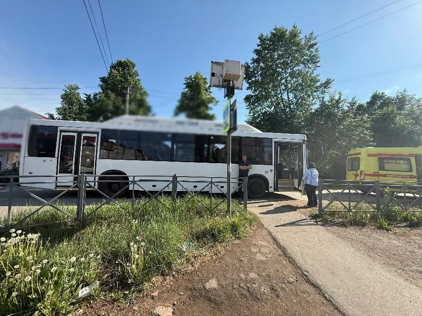 В Удмуртии водитель автобуса сбил девятилетнюю девочку