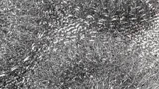 Раньше обходила металлические губки стороной, а теперь беру сразу пачками. Оказалось, в хозяйстве это просто незаменимая вещь