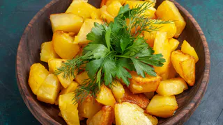 Зачем в жареную картошку добавлять муку: хитрый трюк от продвинутых поваров