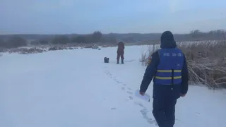 Владимирские спасатели предупреждают рыбаков об опасностях тонкого льда на реках