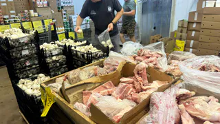 Подруга-продавец Светофора раскрыла секреты мясных полок Светофора: Что избегать даже по скидкам, а чем закупаться впрок