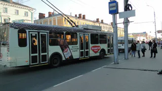 В Рязани большая пробка: в центре произошел обрыв троллейбусной контактной сети
