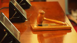 В Клинцах суд взыскал с осуждённого расходы на лечение потерпевшего