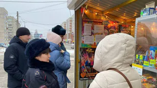 В Чебоксарах ловят нелегальных продавцов пиротехники