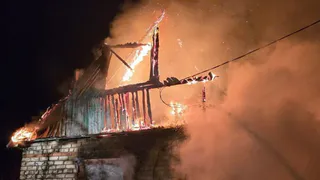 В Листвянке под Рязанью 11 пожарных всего за час справились с огнем 