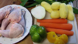 Этот суп можно готовить летом каждый день: получается освежающе и вкуснее, чем окрошка — любят и взрослые, и дети