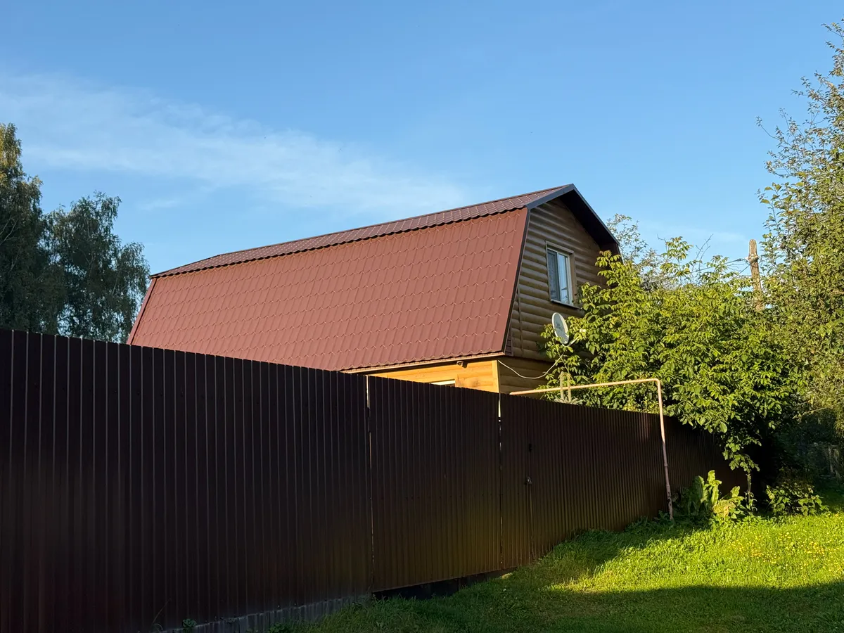 «Построил за 9 млн, теперь отдаю за копейки»: Почему в деревнях стали за бесценок продавать дорогие дома