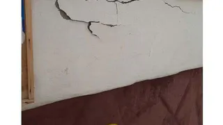 Трещит по швам: на фасаде одного из домов Нижнекамска появились трещины 