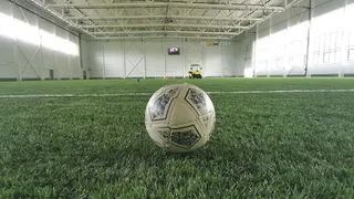 В Чебоксарах завершается строительство первого футбольного манежа