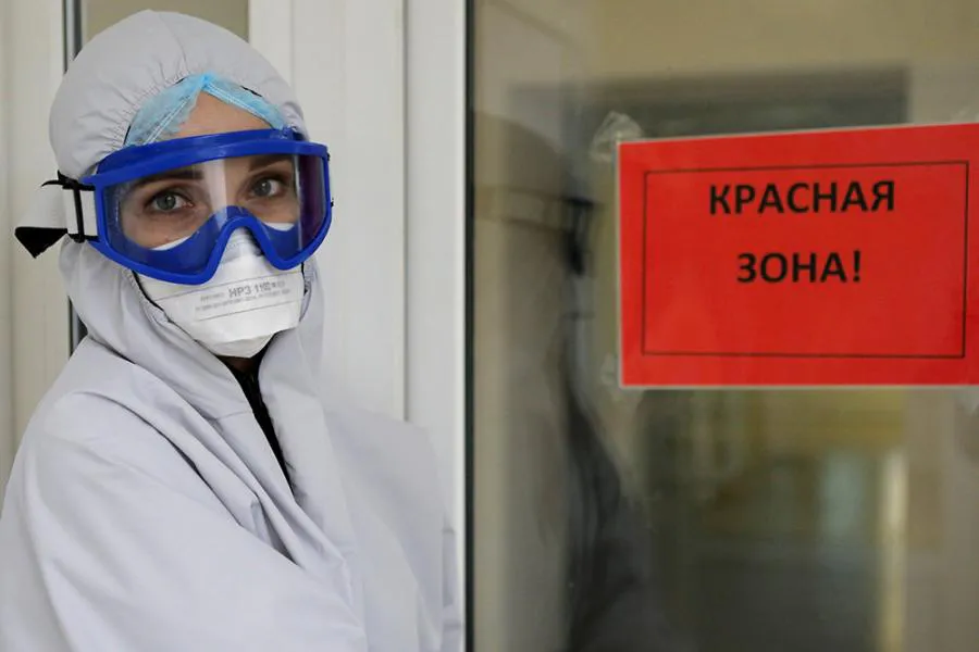 Пробивает имунную защиту: в мае медики ждут всплеск заболеваемости подвариантом COVID-19
