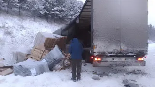 На южном объезде Владимира столкнулись легковушка и фура