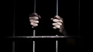 Сотрудник клинцовской колонии задушил заключённого