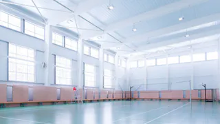 В Коми 15-летний школьник сломал в спортзале руку в двух местах и получил за это 200 тысяч рублей