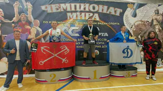 Владимирские судебные приставы взяли медали чемпионата по русскому жиму в Суздале