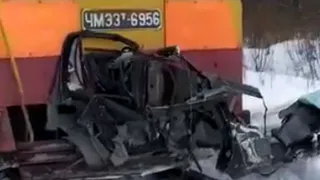 «На тепловозе осталась половина машины» – брянцы обсуждают смертельное ДТП