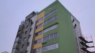 В доме, пострадавшем от взрыва, готовятся к новоселью – жильцы первого подъезда на днях смогут въехать в свои отремонтированные квартиры