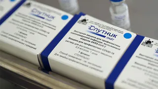 В Брянскую область доставили 500 доз вакцины «Спутник Лайт»