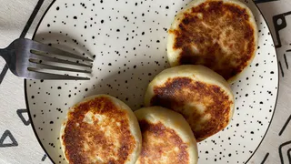 Сырники без муки с ресторанной текстурой: простой рецепт и шесть приёмов, которые меняют всё