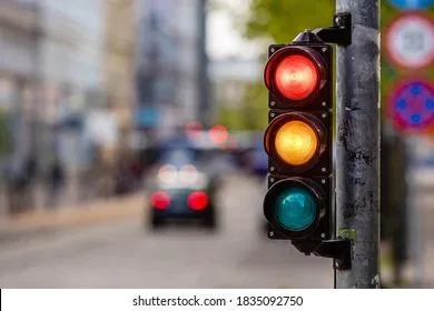 Желтый сигнал светофора стал причиной штрафа