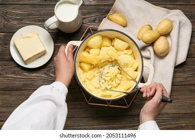 Делаем картофельный рулет сочным