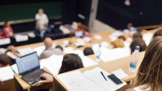 Многодетные семьи Владимирской области смогут вернуть половину затрат на обучение