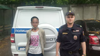 В Рязани на улице задержали подозреваемую в краже