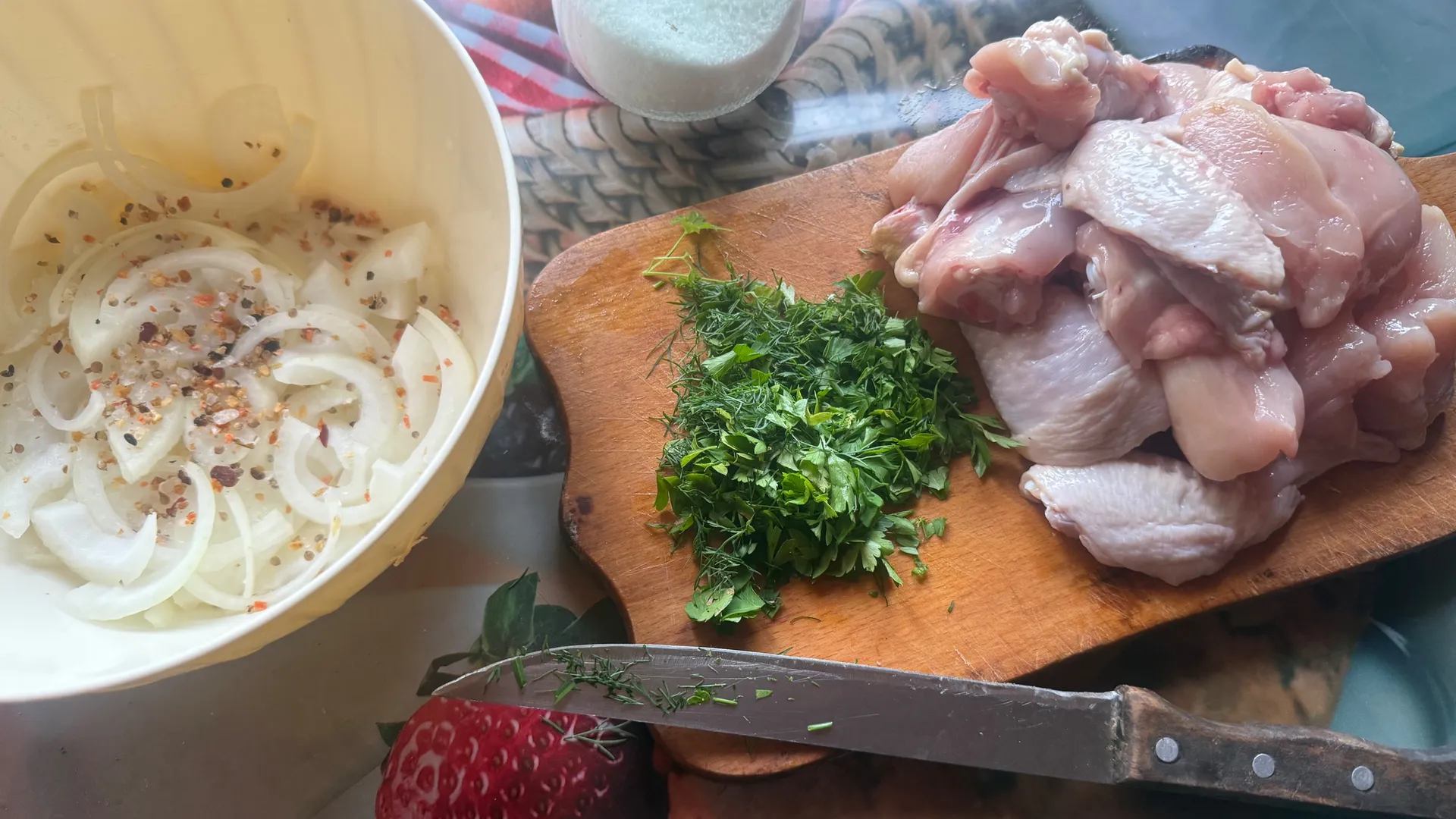 Вычищаю всю химию таблицы Менделеева из магазинного мяса: студент-химик под сказал простой способ сделать мясо по качеству фермерским