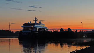 Яхта Патриарха Кирилла за 4 миллиона долларов пришвартована в Касимове