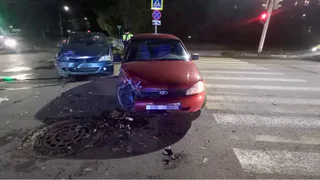 Накануне вечером в Рязани столкнулись "Лада Калина" и "Рено Логан"