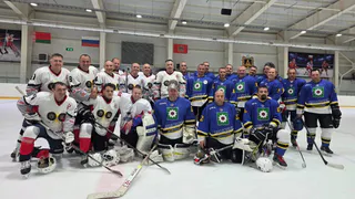 Брянский депутат Михаил Иванов принял участие в товарищеском матче в Дятькове