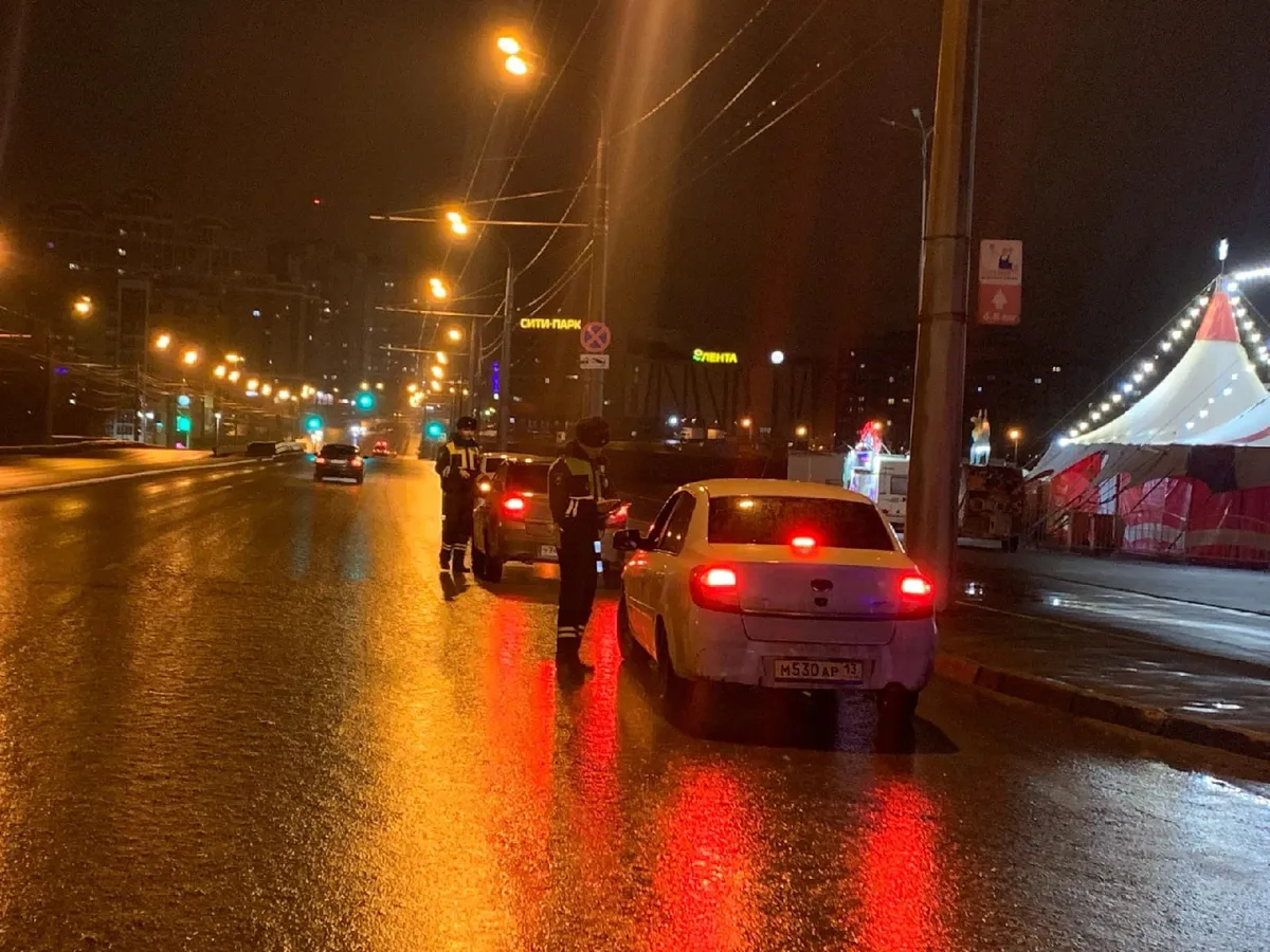 С 15 ноября строго накажут даже тех водителей, кто трезвый: в том числе и на заправке