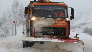 Брянские дороги круглосуточно расчищают от снега