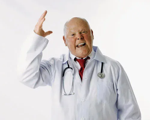 Врачам запретили хамить и умничать