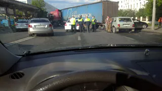 У "Автоприбора" столкнулись фура и "Газель"