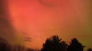 Жители Рязани засняли северное сияние вечером 5 ноября