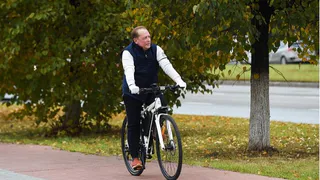 Мэр на велике