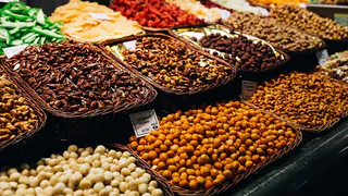 Как правильно подготовить сухофрукты и орехи к употреблению: советы по очистке