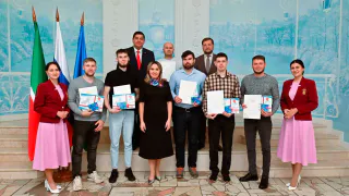 В Нижнекамске ко дню Отца поздравили молодых пап