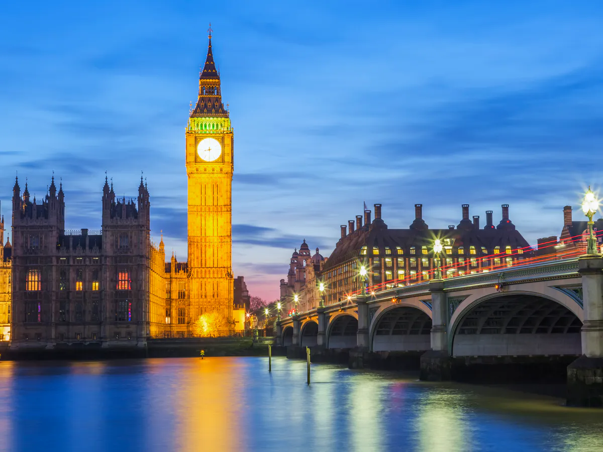 Особенности Англии, которые шокируют русских туристов. Грязная посуда, дома в ботинках и ковры в влажных местах