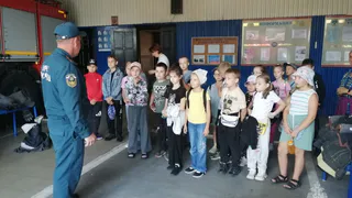 Дети из вязниковского школьного лагеря посетили с экскурсией пожарную часть