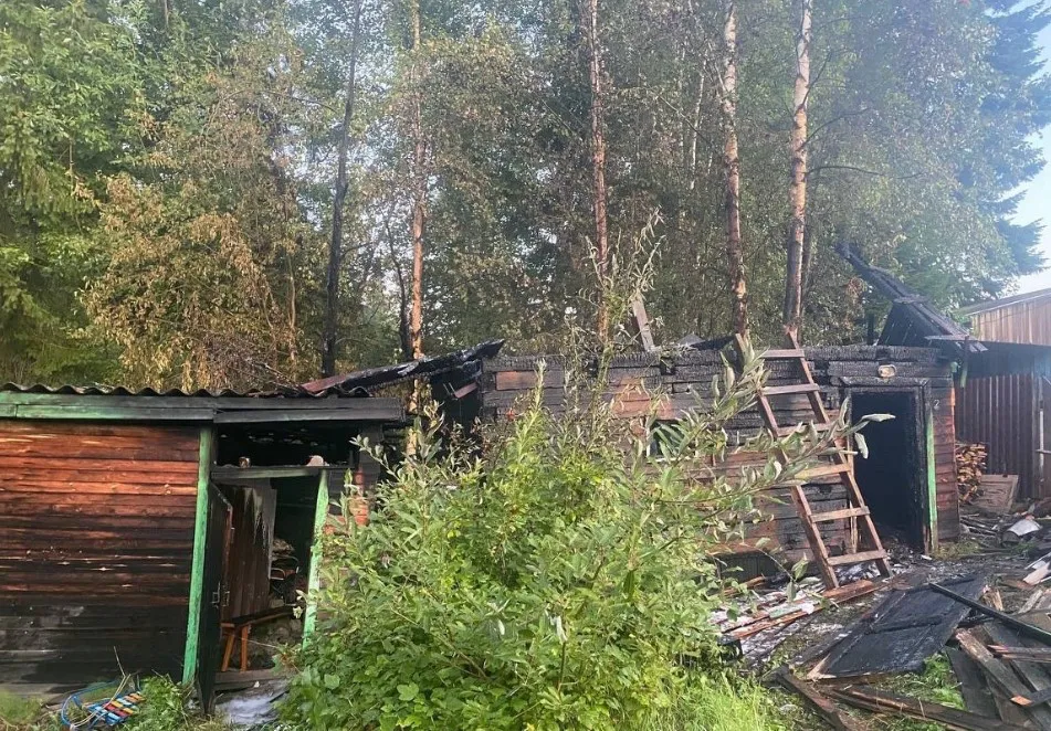 В Сыктывкаре огнеборцы оперативно ликвидировали возгорание в садовой бане