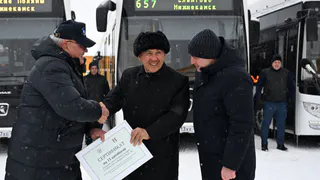 Нижнекамску вручили 15 новых автобусов
