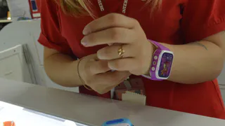 Как связаться с ребенком, пока он в школе: подборка лучших устройств