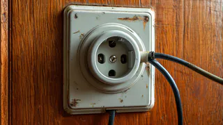 «Съедают» четверть электричества в доме — эти два прибора надо всегда выключать из розетки