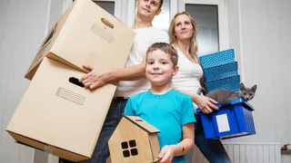 Молодые семьи из Брянска получили свидетельства на покупку жилья